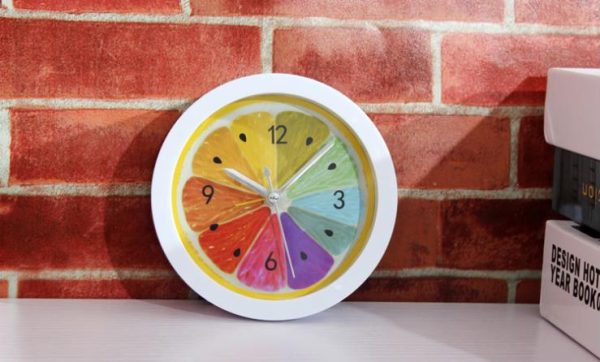 Idyllic fruit table clock (5)
