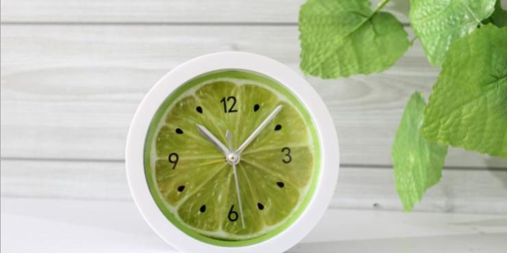 Idyllic fruit table clock (6)