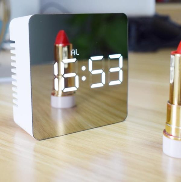 Multifunctional creative alarm clock (3)